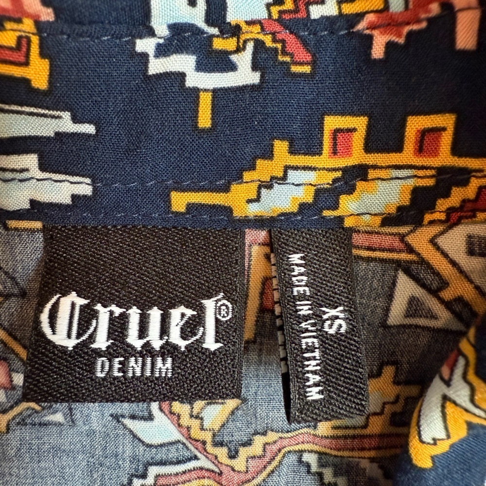 Cruel Denim XS Women’s or Girl’s Navy Geometric Button Down Western Shirt - Picture 7 of 8